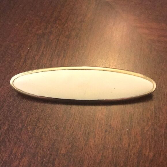 Vintage Monet white enamel brooch - Picture 1 of 3